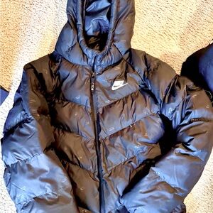 Nike Black Puffer Jacket with Quilted Design